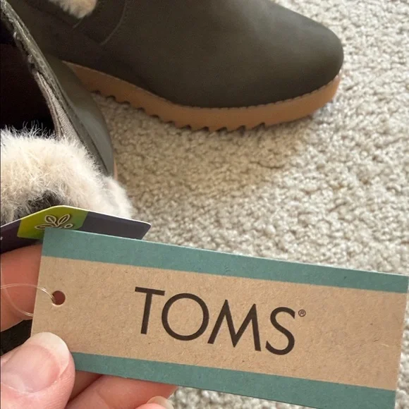 Toms Dark Green Ankle Booties with Faux Fur - Picture 3 of 9